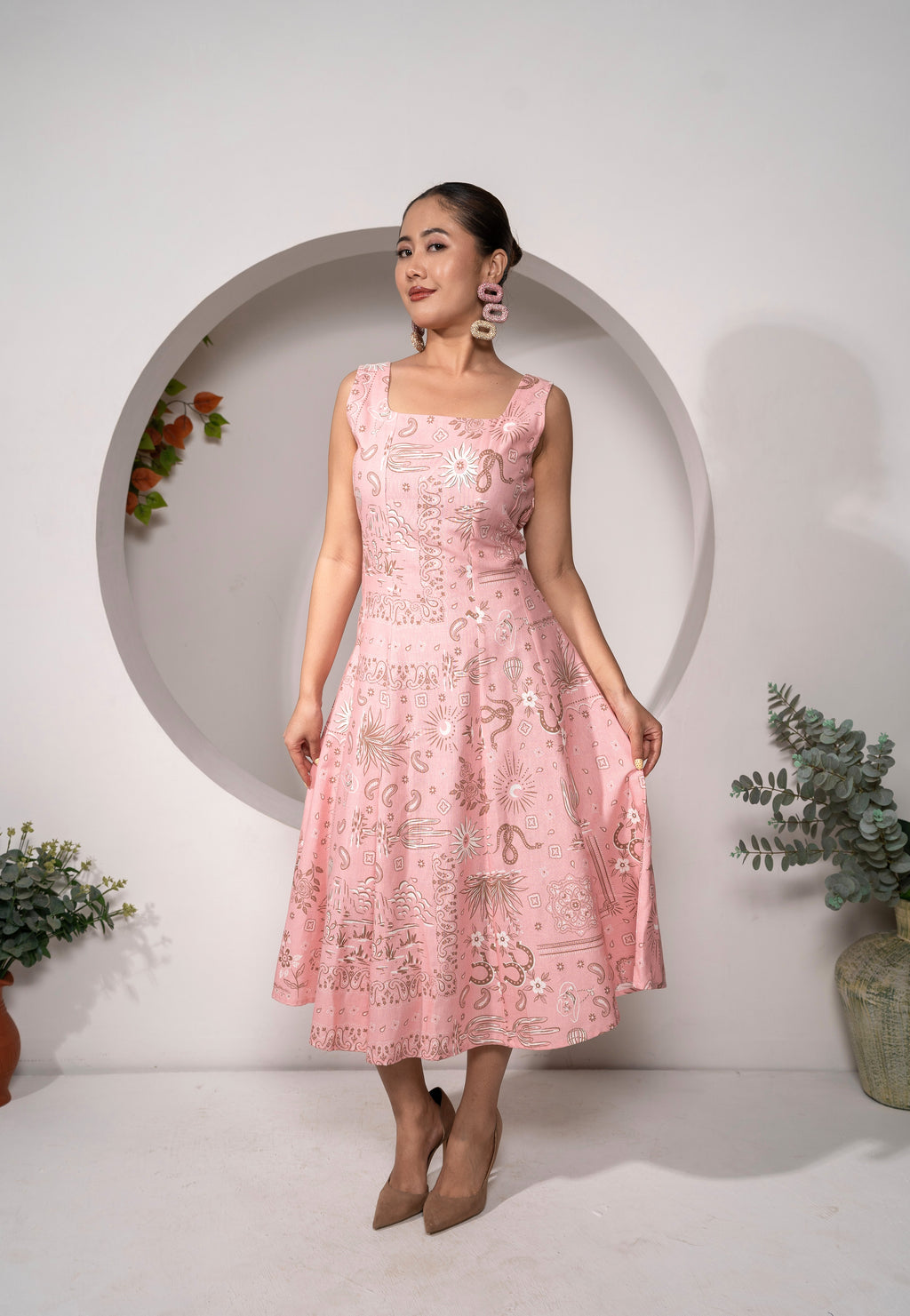 Desert Rose – Western Pink Panelled Midi Dress 
