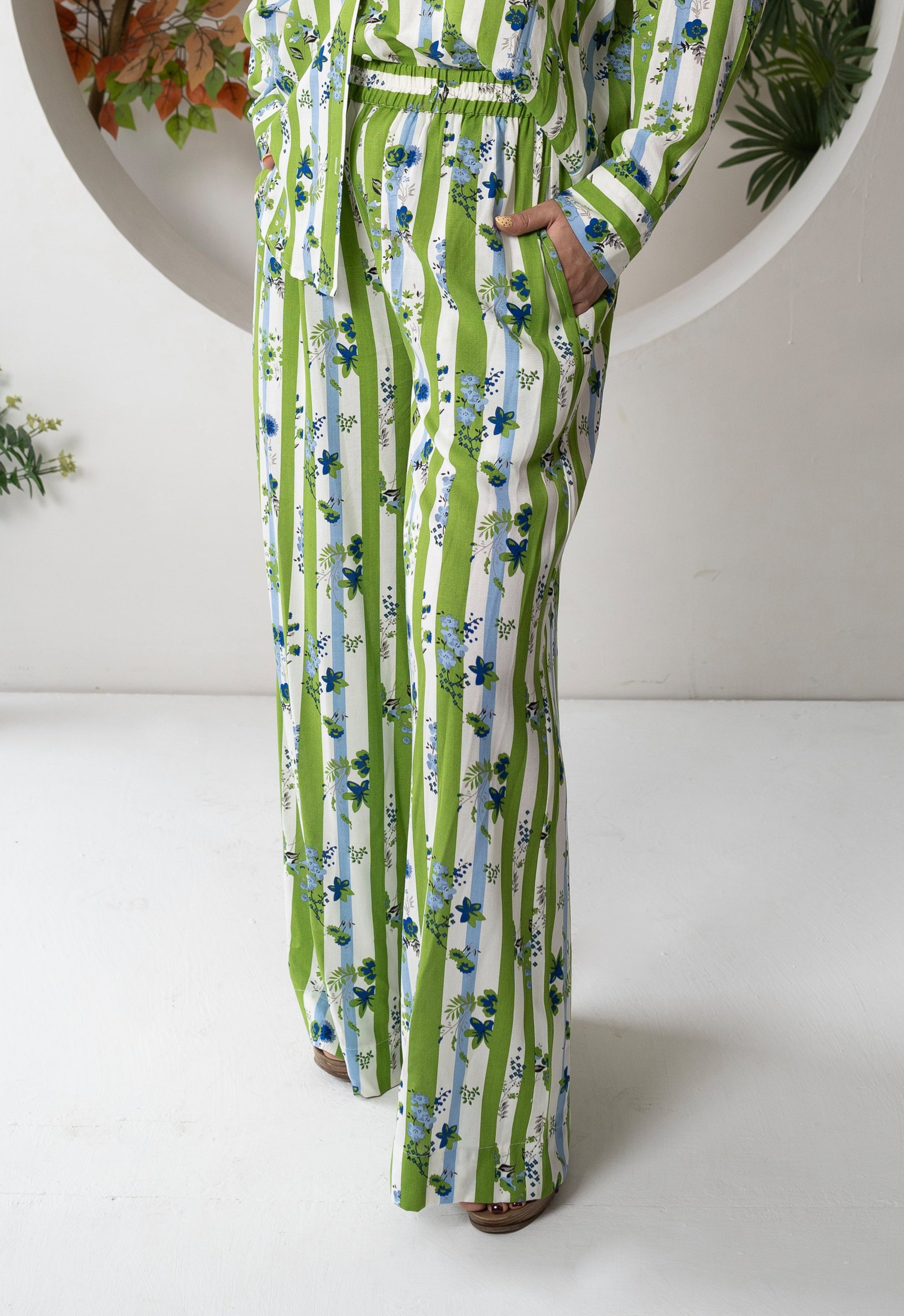 Khamna Verdant Bloom – Straight-Leg Resort Pants side look stripes and floral patterns printed