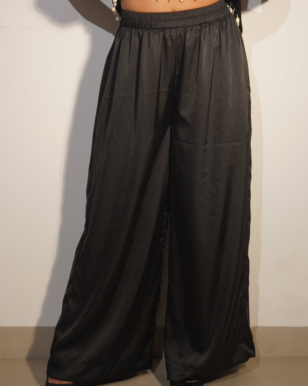 Poo Black Satin One-Shoulder Shell-Detail Co-ord Set – Party & Night-Out Glam - Khamna Studio